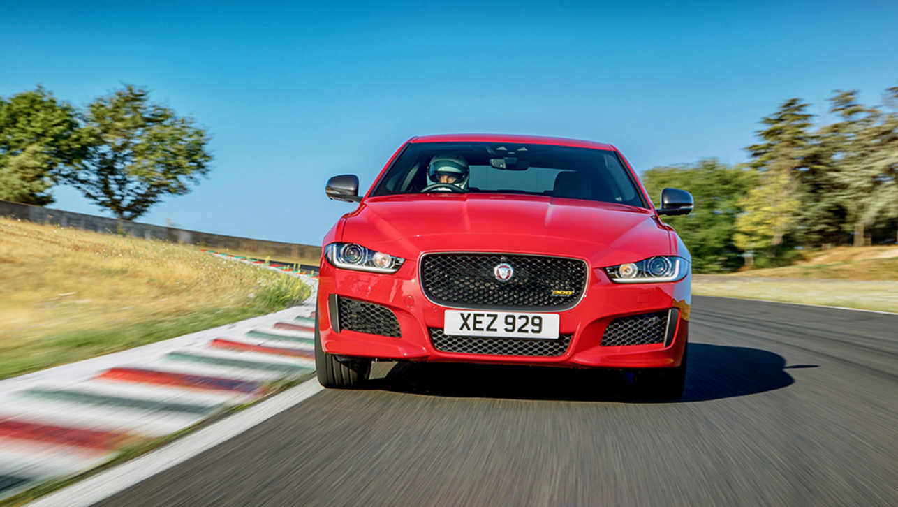 In the Belgian’s expert hands the XE recorded a time of 4:09 at an average speed of 116km/h.